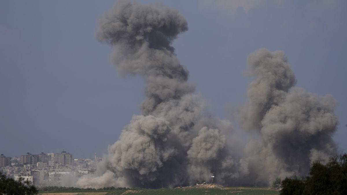 Zesílíme bombardování Pásma Gazy, oznámil Izrael